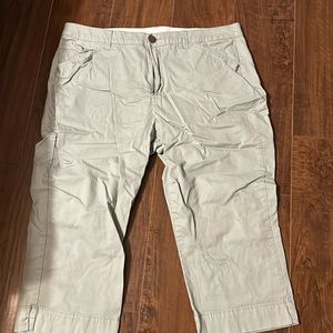 Bandolino capris size 16